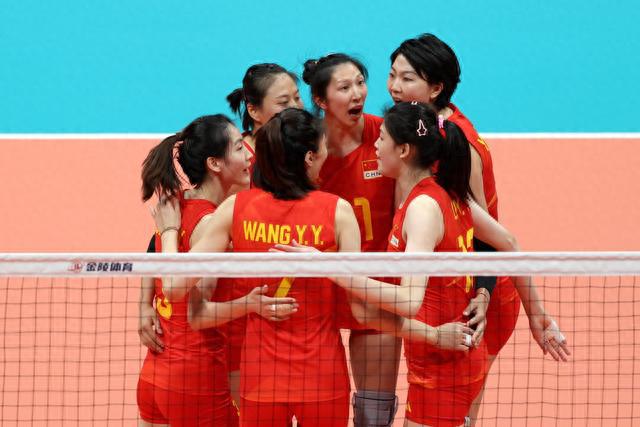 亚运会女排半决赛：中国女排3-0完胜泰国，决赛将战日本女排